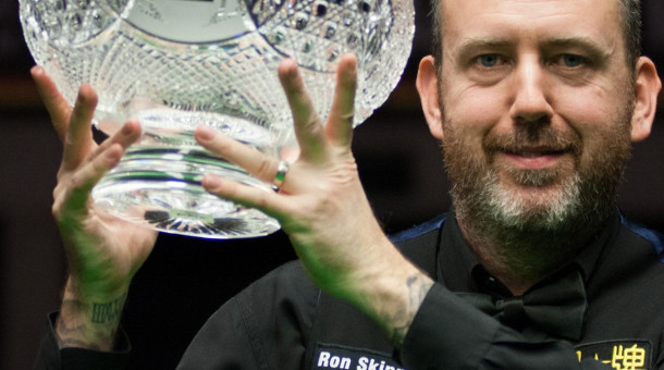 Mark Williams - zwycięzca German Masters 2018 ze swoim 20-tym trofeum w karierze (fot. World Snooker)